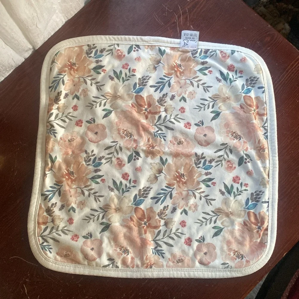 Lot of 3 Newborn 0-3m Baby Girl Pink Swaddles + Copper Pearl Burp Cloth Floral